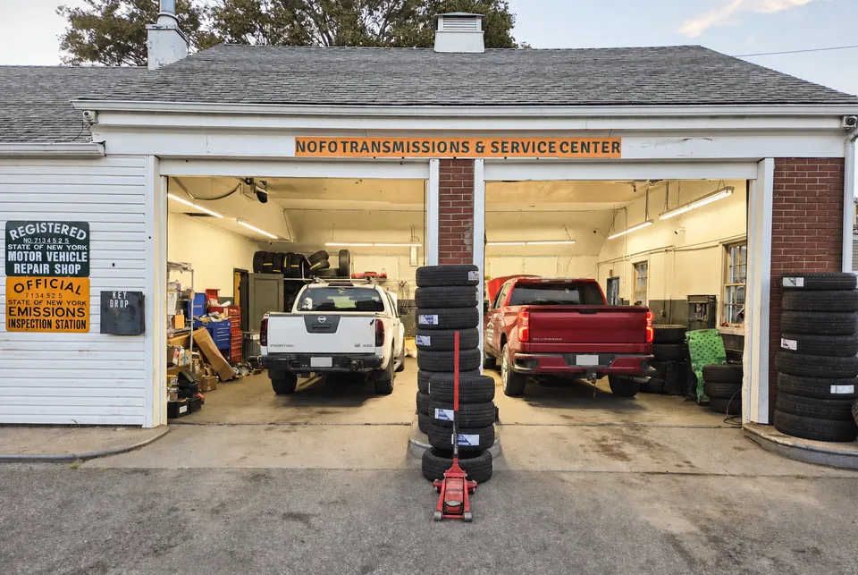 Front of the NOFO Transmissions shop in Mattituck